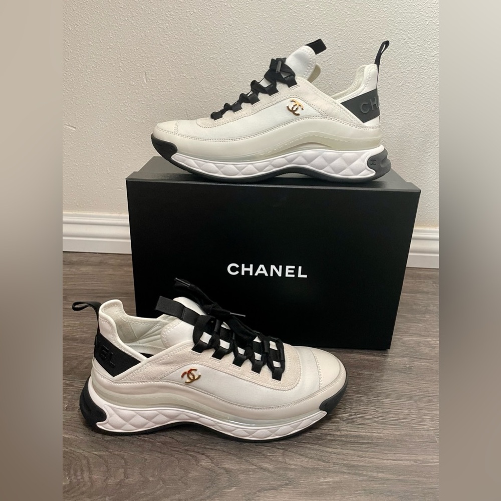 ♥️SOLD♥️ CHANEL CC REV Sneakers G35617 White Black Suede Calfskin BNIB Sz 40 EU